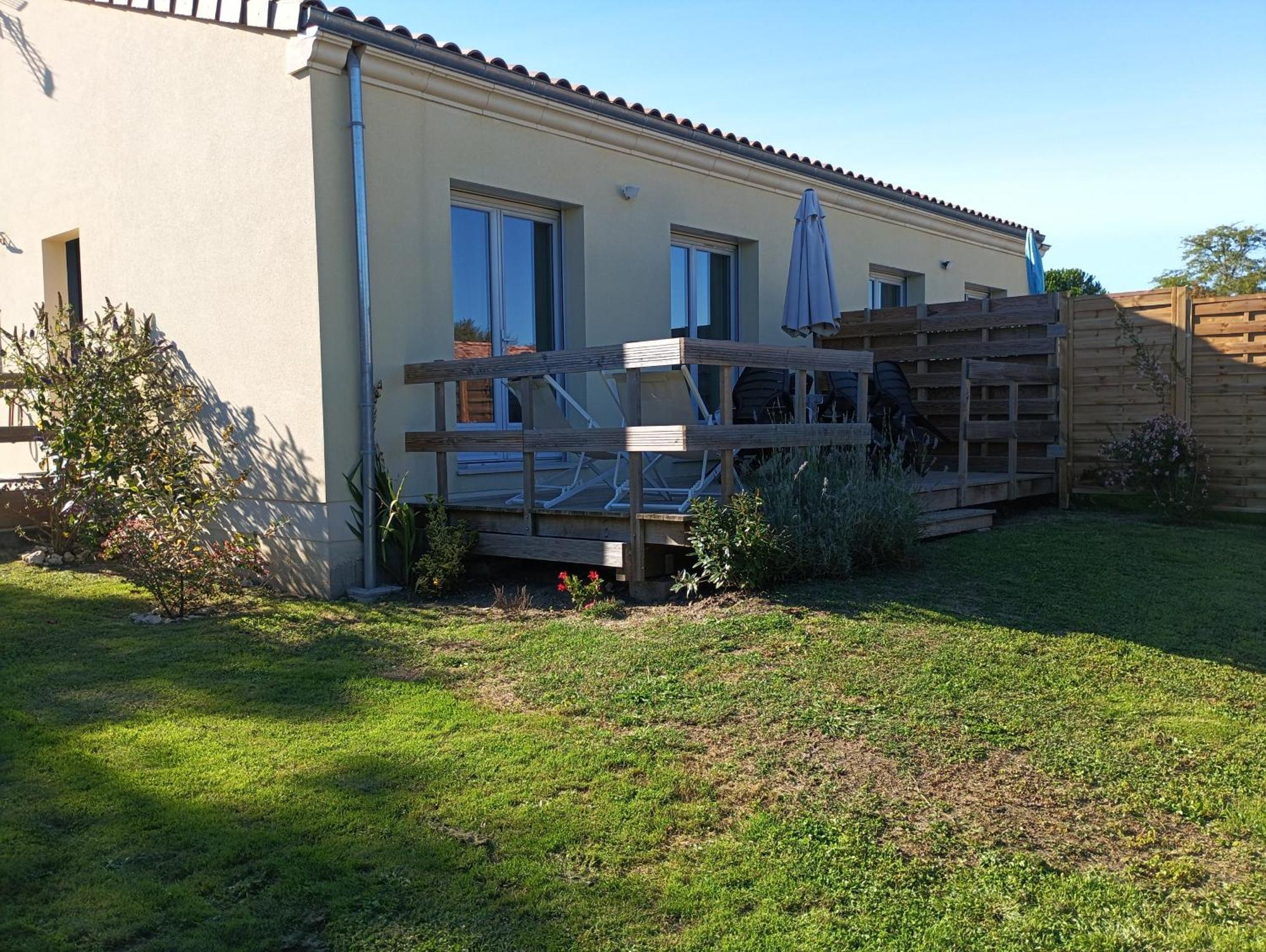Meuble De Tourisme Classe 3 Etoiles Le Ptit Coin De Soleil - Ciers D'abzac Saint-Ciers-d'Abzac