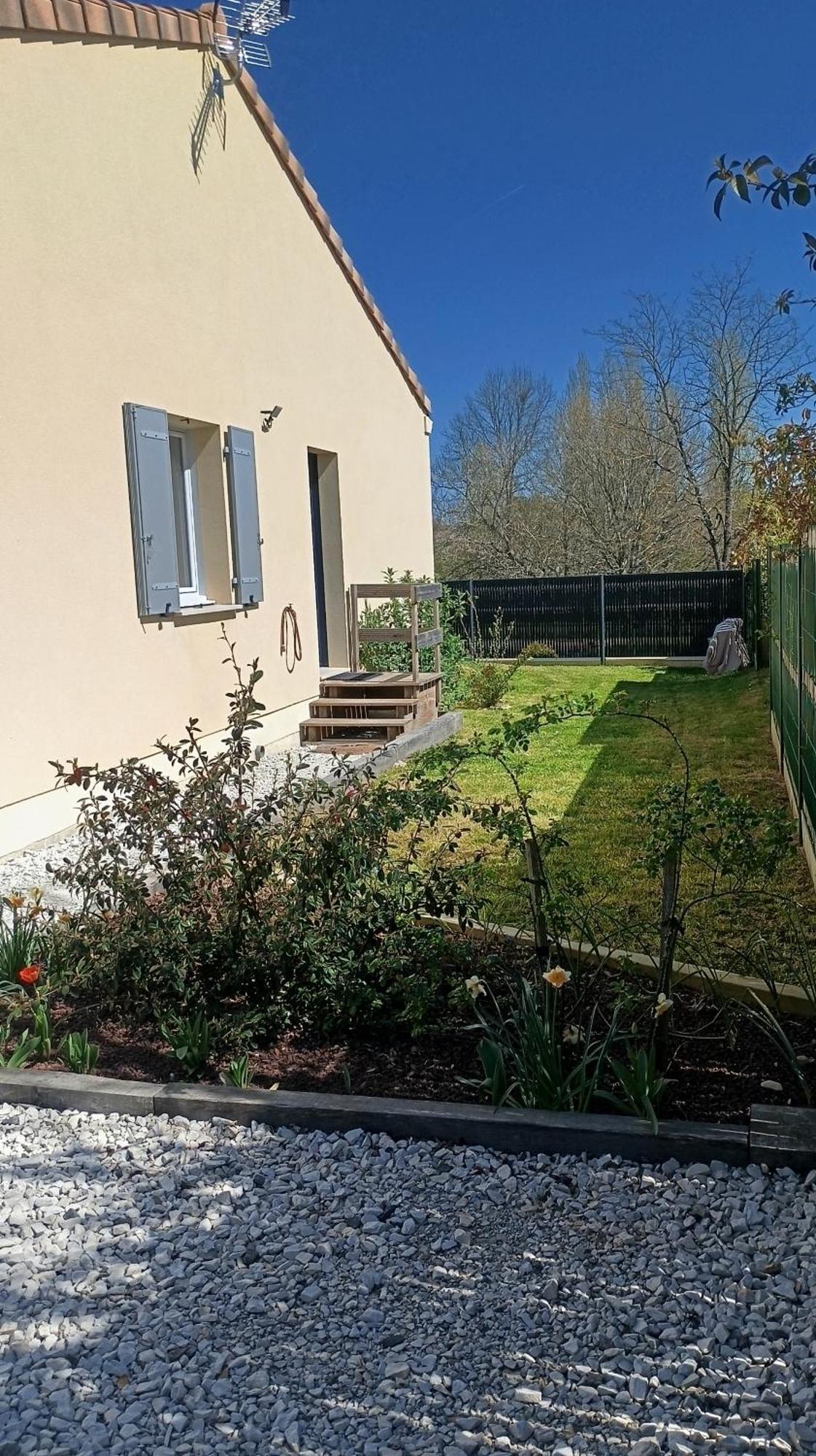 Holiday home Meuble De Tourisme Classe 3 Etoiles Le Ptit Coin De Soleil - Ciers D'abzac